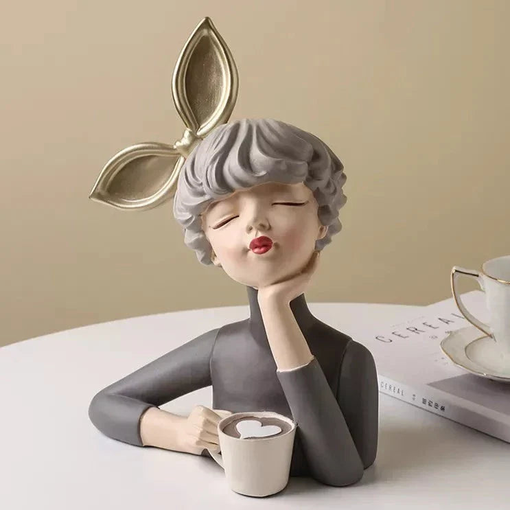 Escultura Boneca Decorativa Lilly Max Café Estatueta