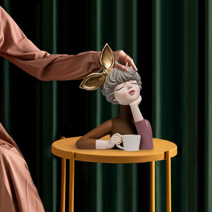 Escultura Boneca Decorativa Lilly Max Café Estatueta