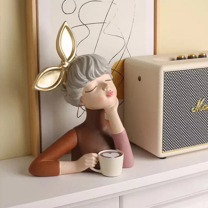 Escultura Boneca Decorativa Lilly Max Café Estatueta