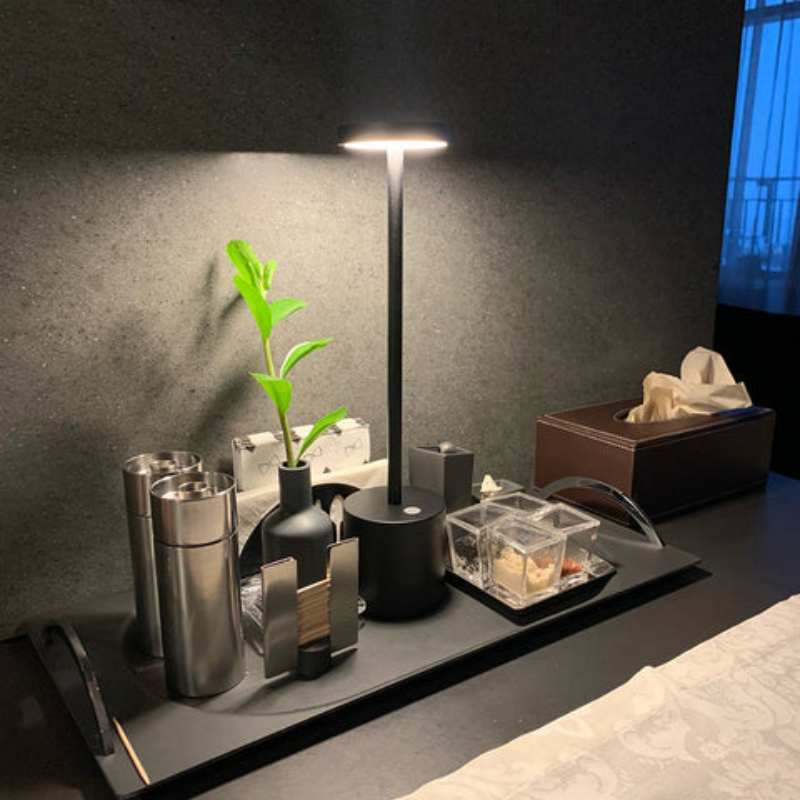 Luminária de Mesa LED Recarregável Sem Fio Metal