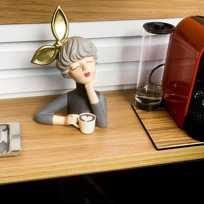 Escultura Boneca Decorativa Lilly Max Café Estatueta